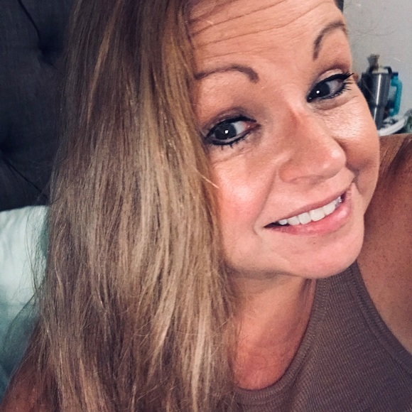 Meet your Posher, Christine - Picture 2 of 2